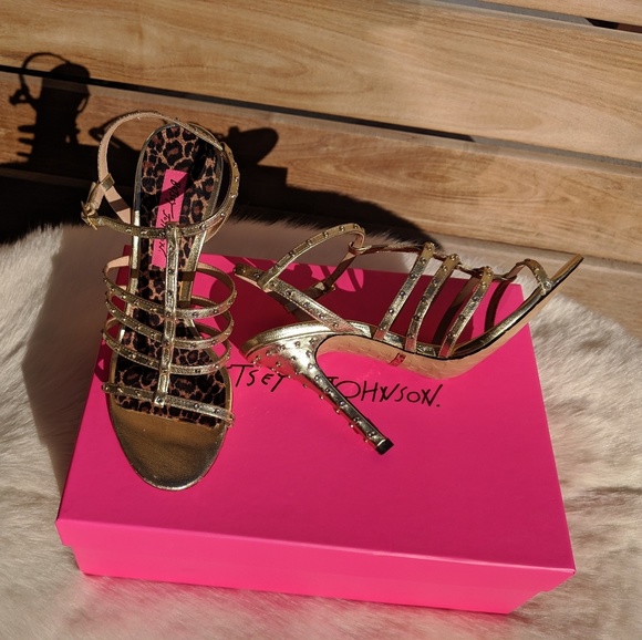 Betsey Johnson gold rhinestone sandal in box s 6.5 - Picture 3 of 7